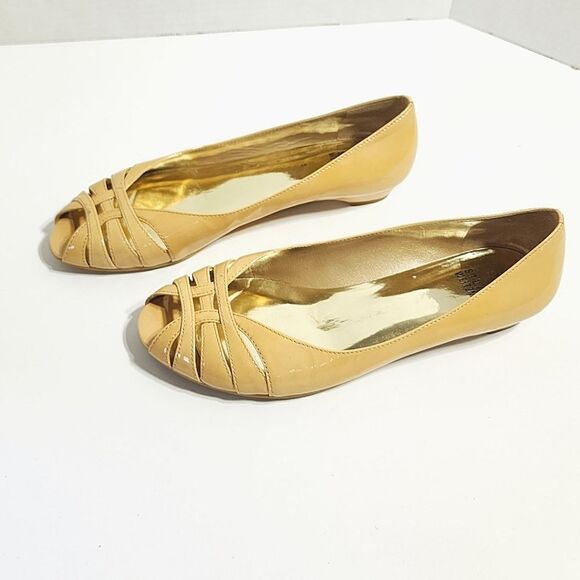 Stuart Weitzman  - Picture 1 of 11